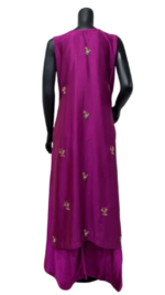Elegant Magenta Embroidered Kurta Set - Image 2